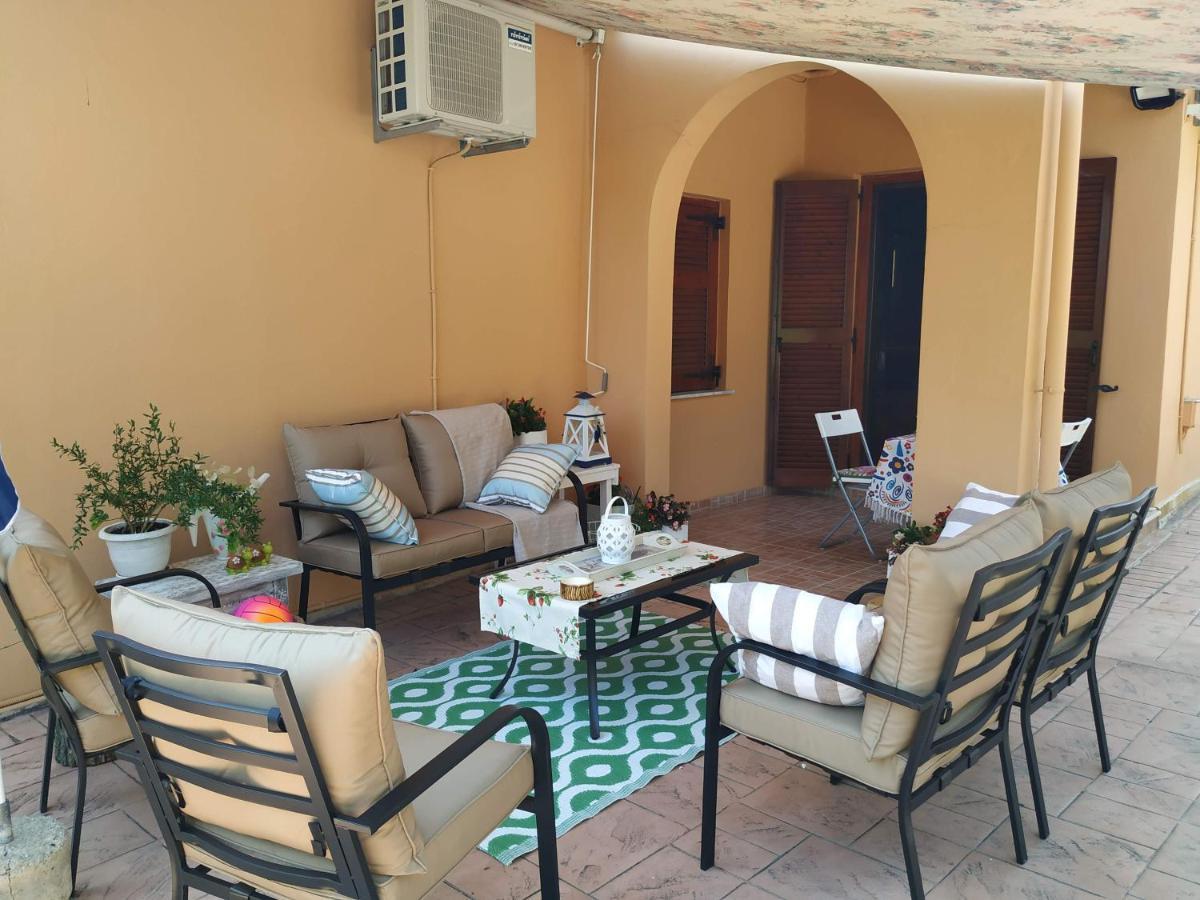 Family Holiday Apartment With Garden & Bbq Velonades  Ngoại thất bức ảnh