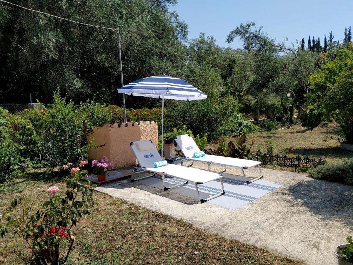 Family Holiday Apartment With Garden & Bbq Velonades  Ngoại thất bức ảnh