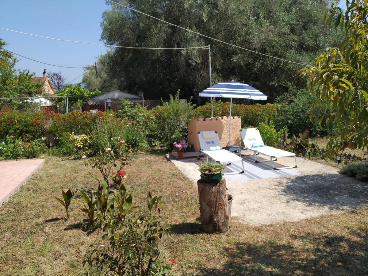 Family Holiday Apartment With Garden & Bbq Velonades  Ngoại thất bức ảnh