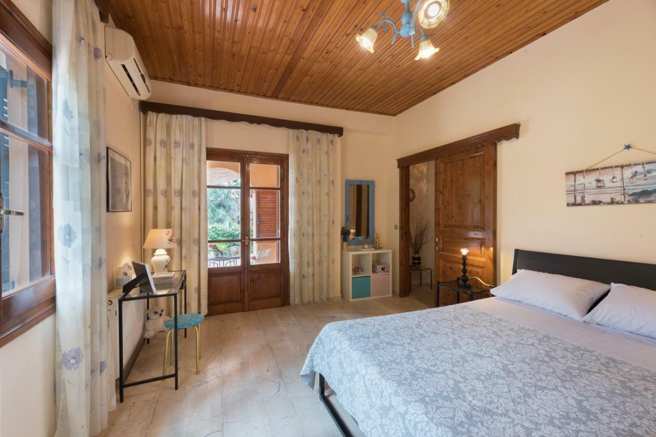 Family Holiday Apartment With Garden & Bbq Velonades  Ngoại thất bức ảnh