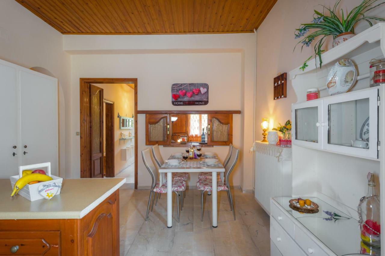 Family Holiday Apartment With Garden & Bbq Velonades  Ngoại thất bức ảnh