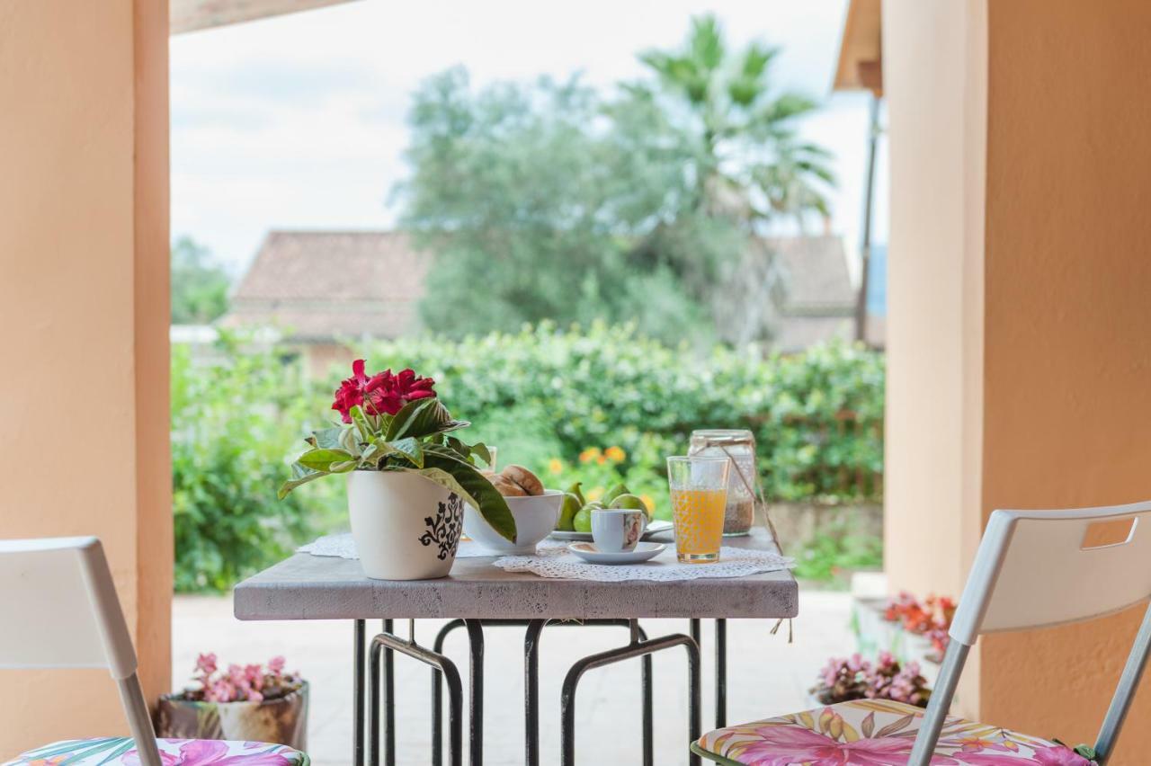 Family Holiday Apartment With Garden & Bbq Velonades  Ngoại thất bức ảnh