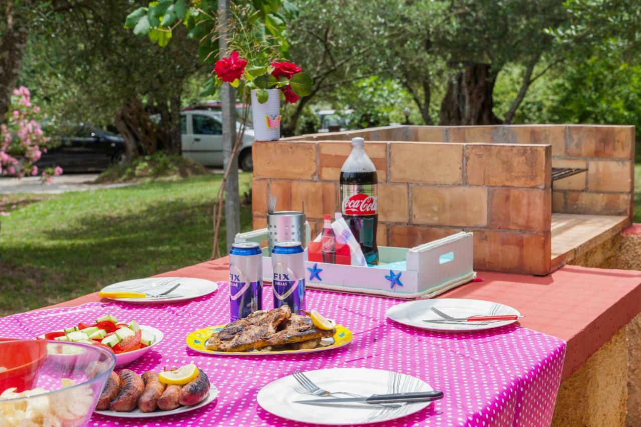 Family Holiday Apartment With Garden & Bbq Velonades  Ngoại thất bức ảnh
